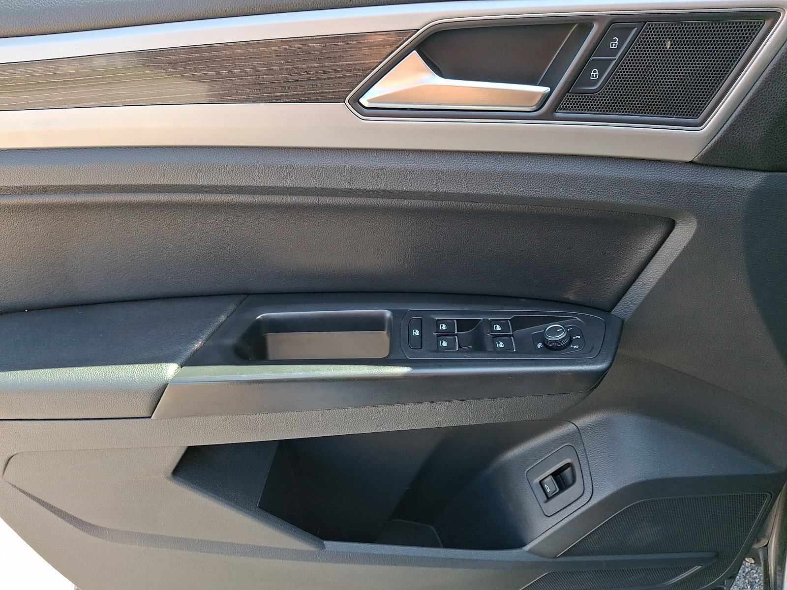 Used 2019 Volkswagen Atlas SE AWD/4WD image 13