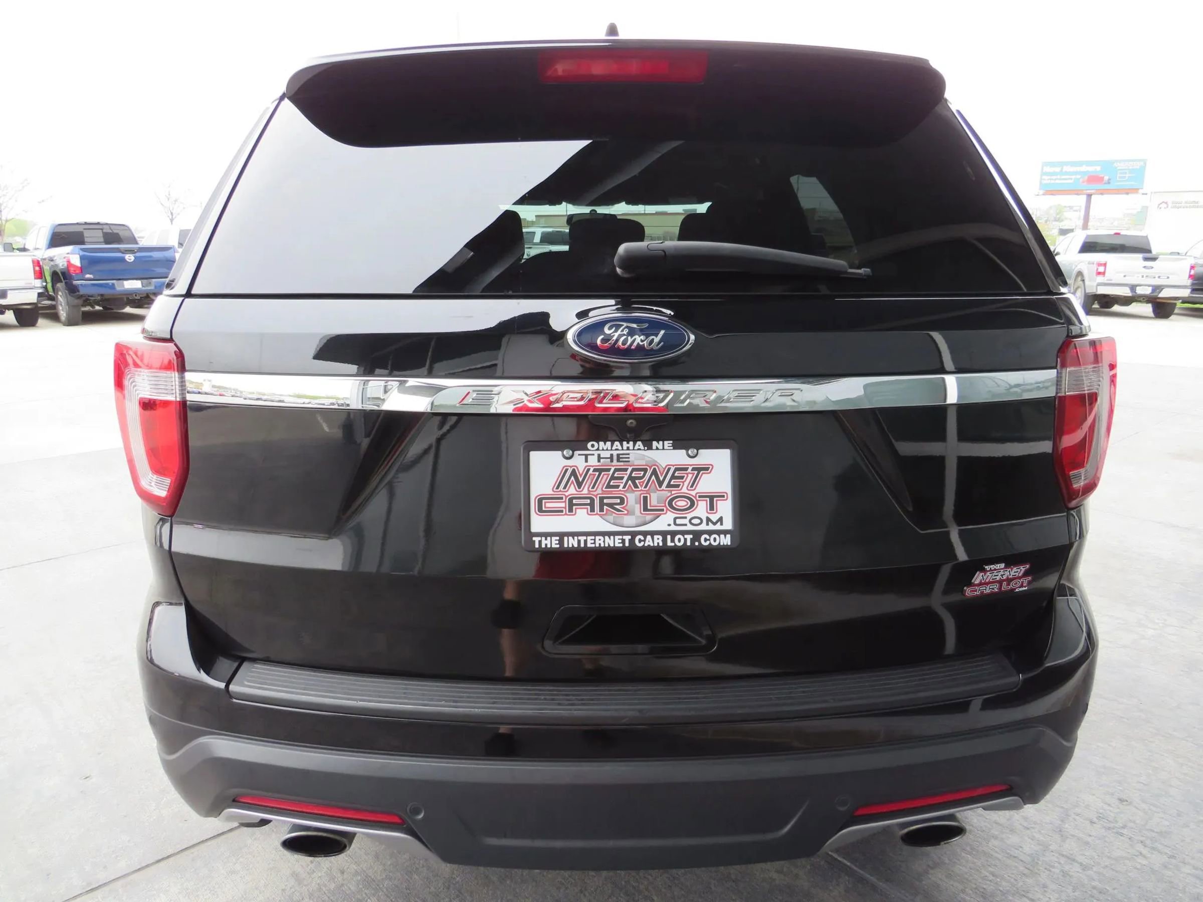 Used 2018 Ford Explorer XLT image 6