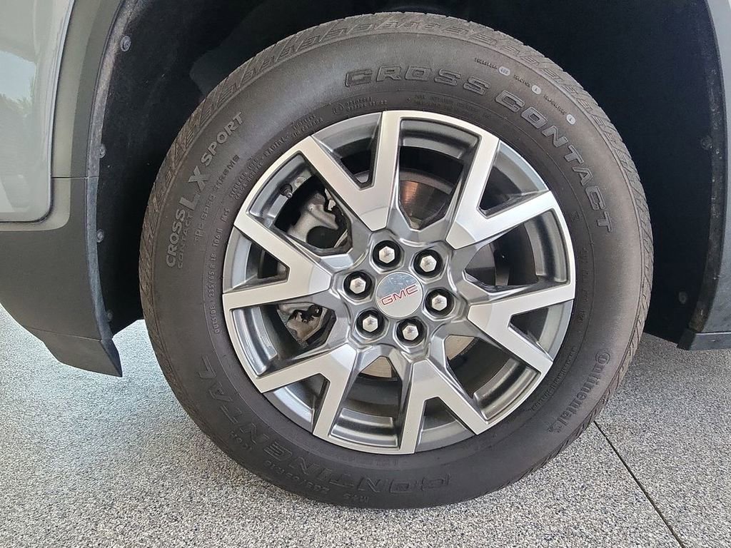 Certified 2023 GMC Acadia SLT w/ LPO, Floor Liner Package FWD image 33