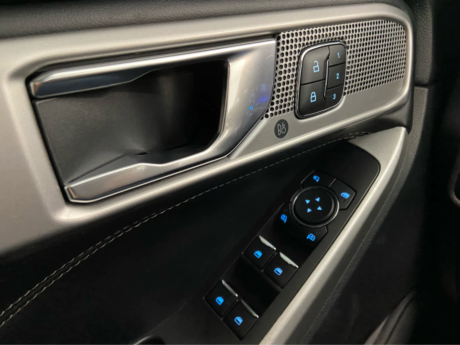 Used 2022 Ford Explorer Limited w/ Equipment Group 301A image 45