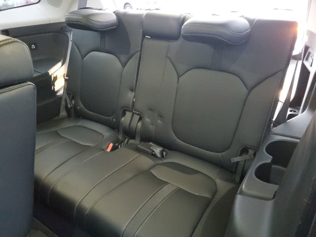 Used 2023 Honda Pilot Touring image 29