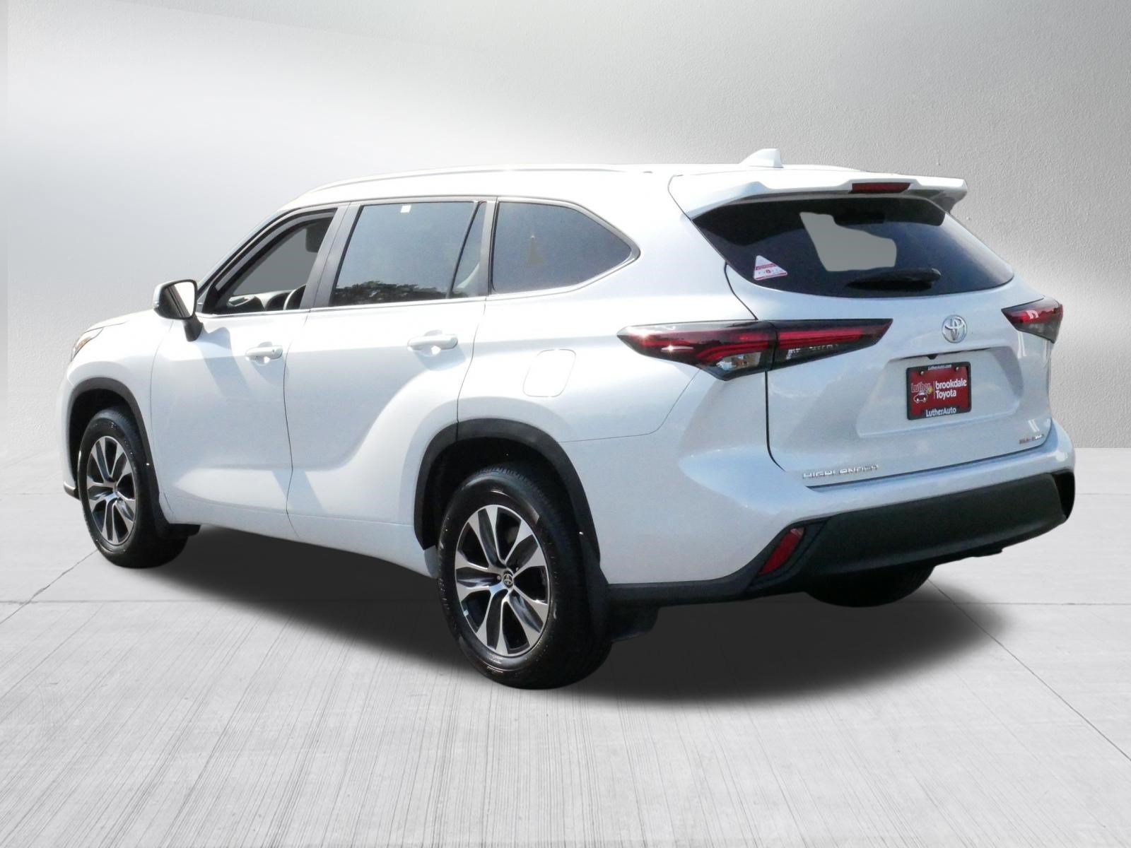 Certified 2026 Toyota Highlander XLE AWD/4WD image 5