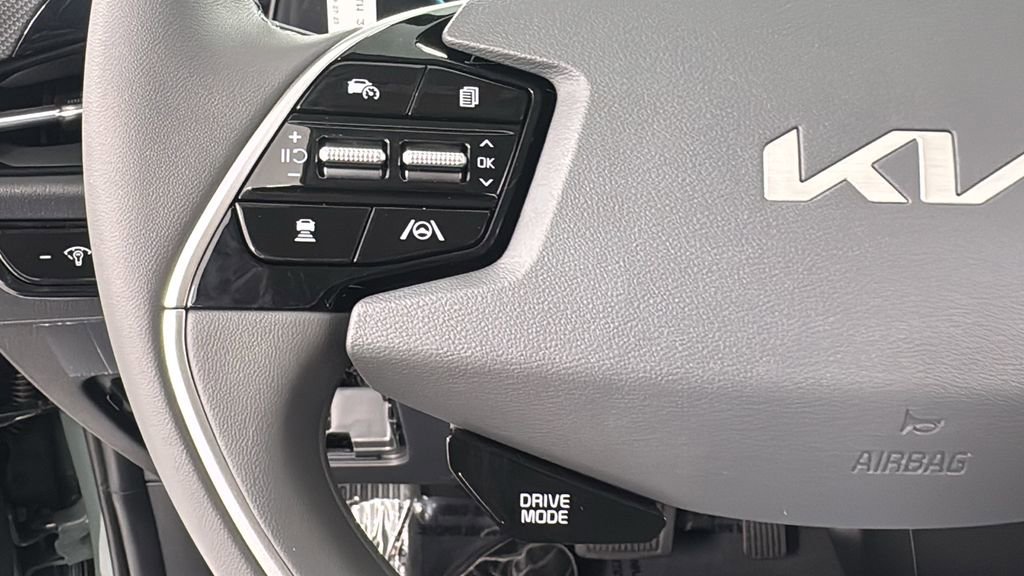New 2025 Kia Niro EX image 21