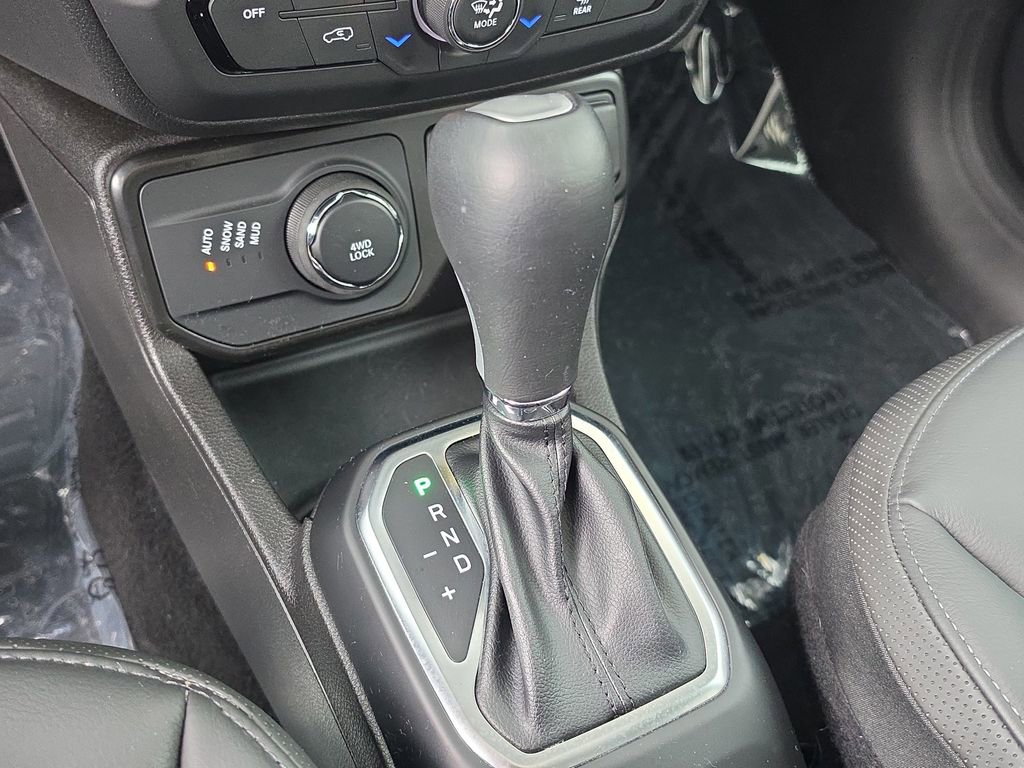 Used 2023 Jeep Renegade Limited w/ Sun/Sound Group AWD/4WD image 28