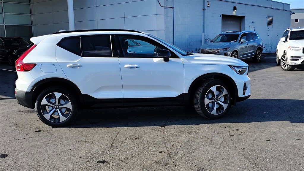 New 2026 Volvo XC40 B5 Plus w/ Climate Package image 2