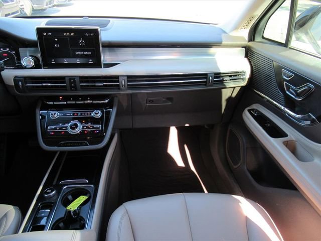 Used 2022 Lincoln Corsair FWD image 13