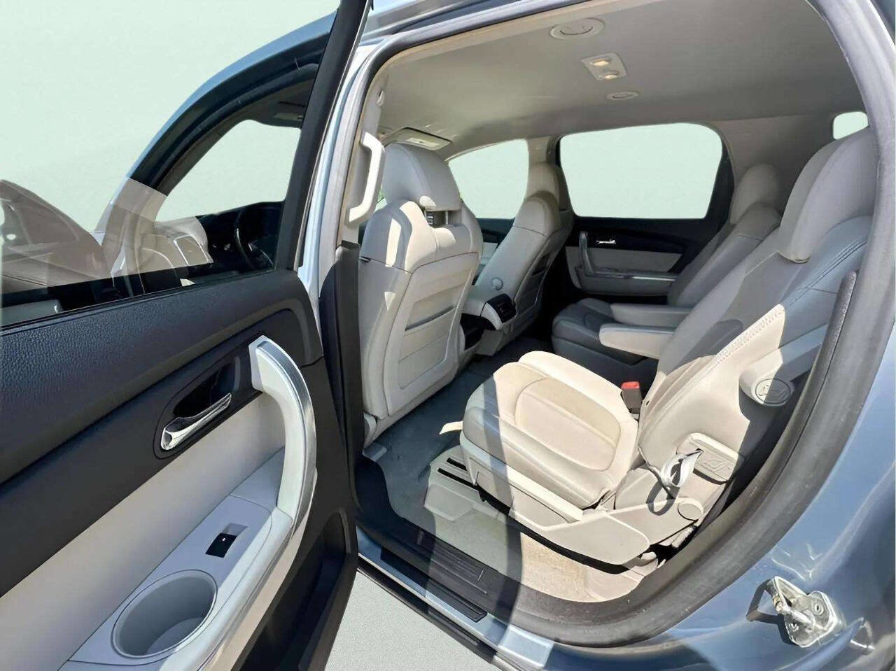 Used 2008 GMC Acadia SLT w/ Convenience Package image 22