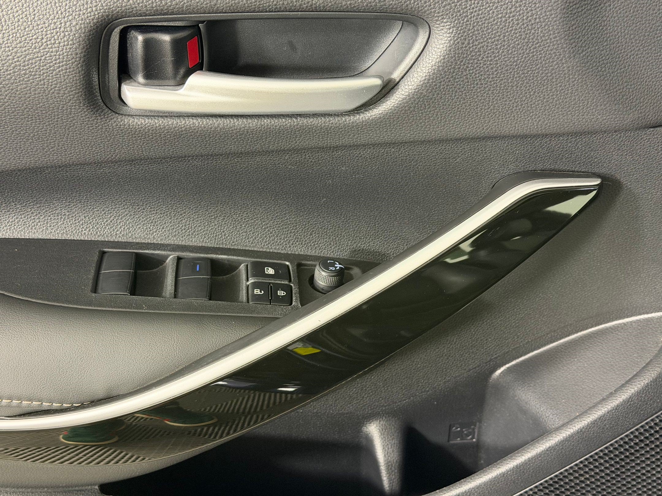 Used 2022 Toyota Corolla XLE FWD image 14