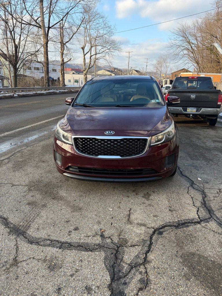 Used 2015 Kia Sedona LX image 4