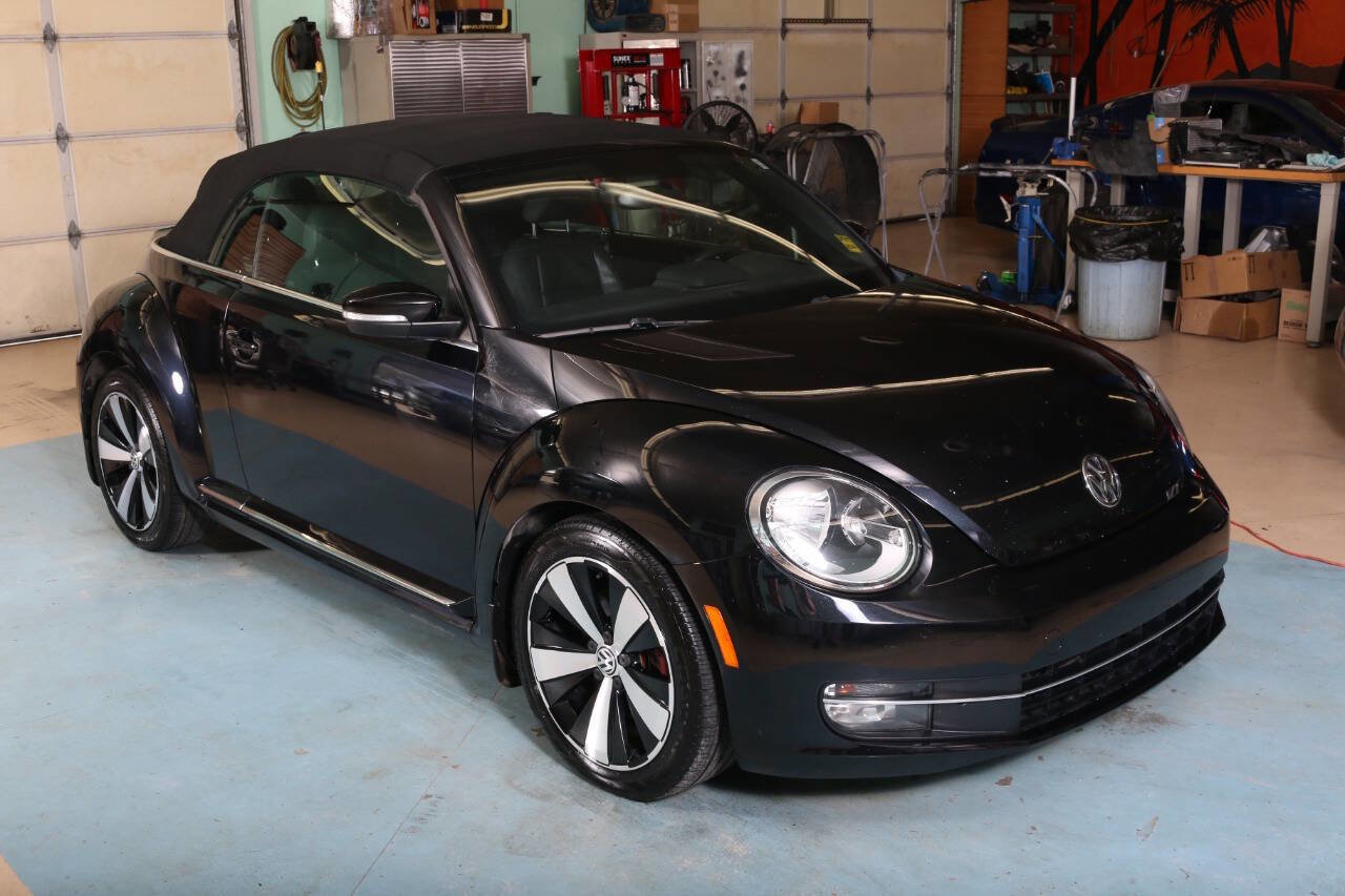 Used 2013 Volkswagen Beetle 2.0T image 1