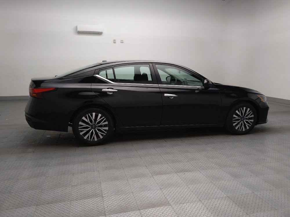 Used 2023 Nissan Altima 2.5 SV image 10