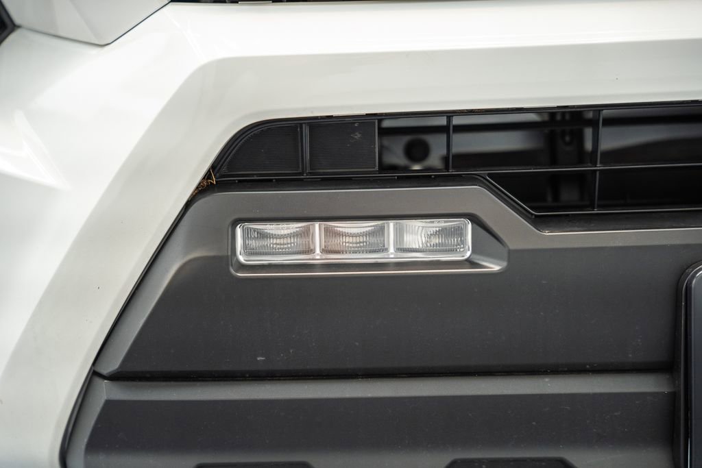 Certified 2025 Toyota Tacoma SR5 image 12