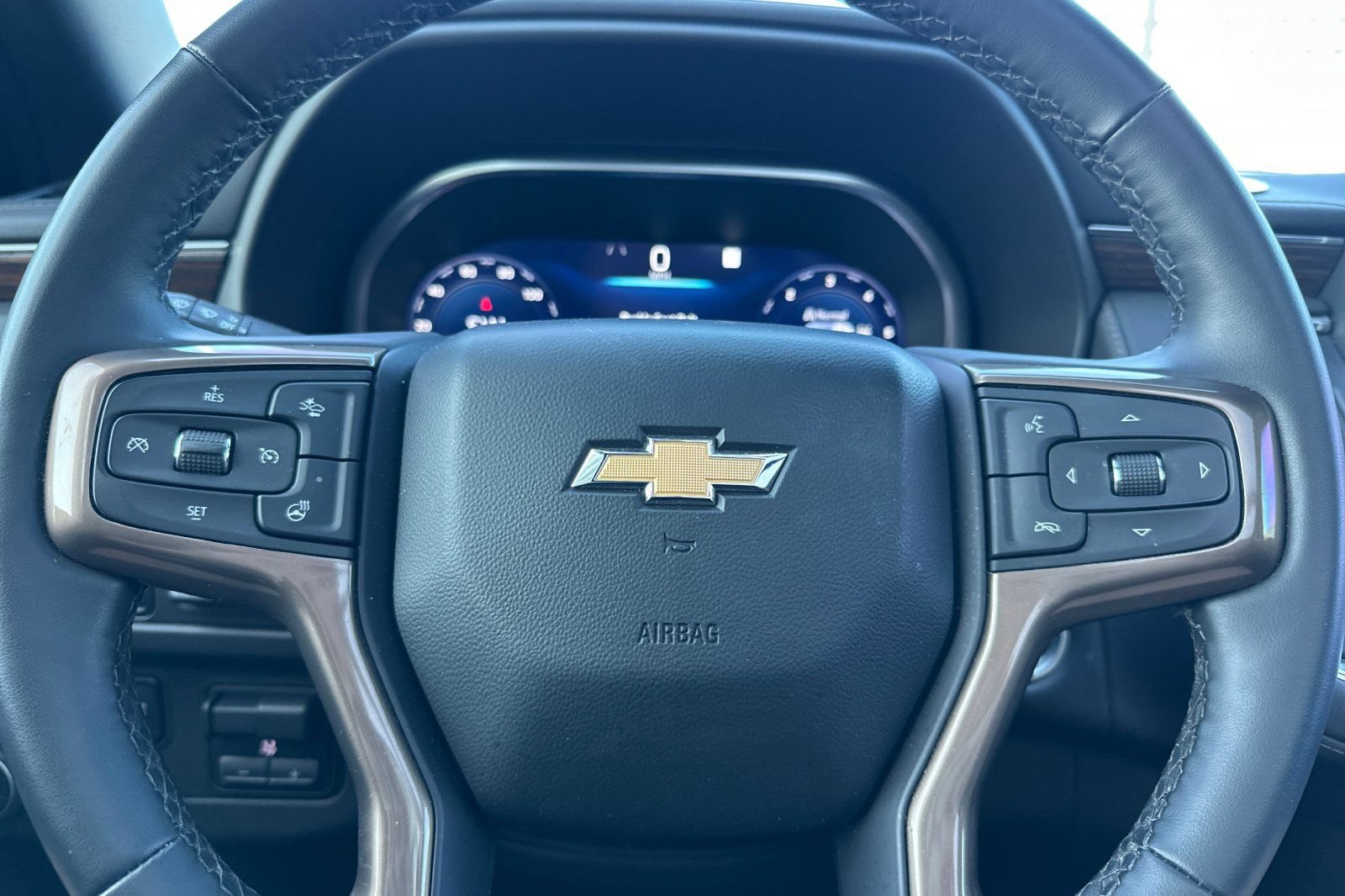 Used 2023 Chevrolet Suburban High Country AWD/4WD image 34