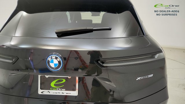 Used 2024 BMW iX xDrive50 w/ Premium Package AWD/4WD image 29