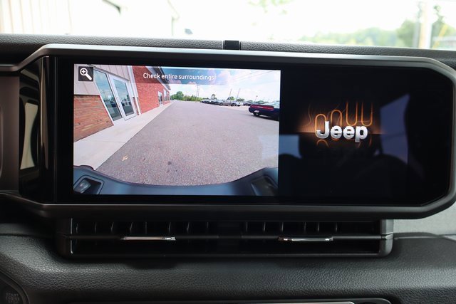 New 2025 Jeep Gladiator Sport image 21