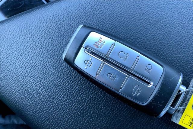 Used 2023 Genesis G70 2.0T image 33