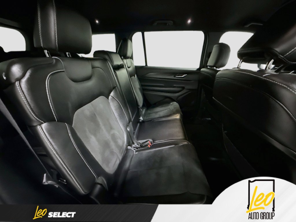 Used 2023 Jeep Grand Cherokee L Laredo AWD/4WD image 30
