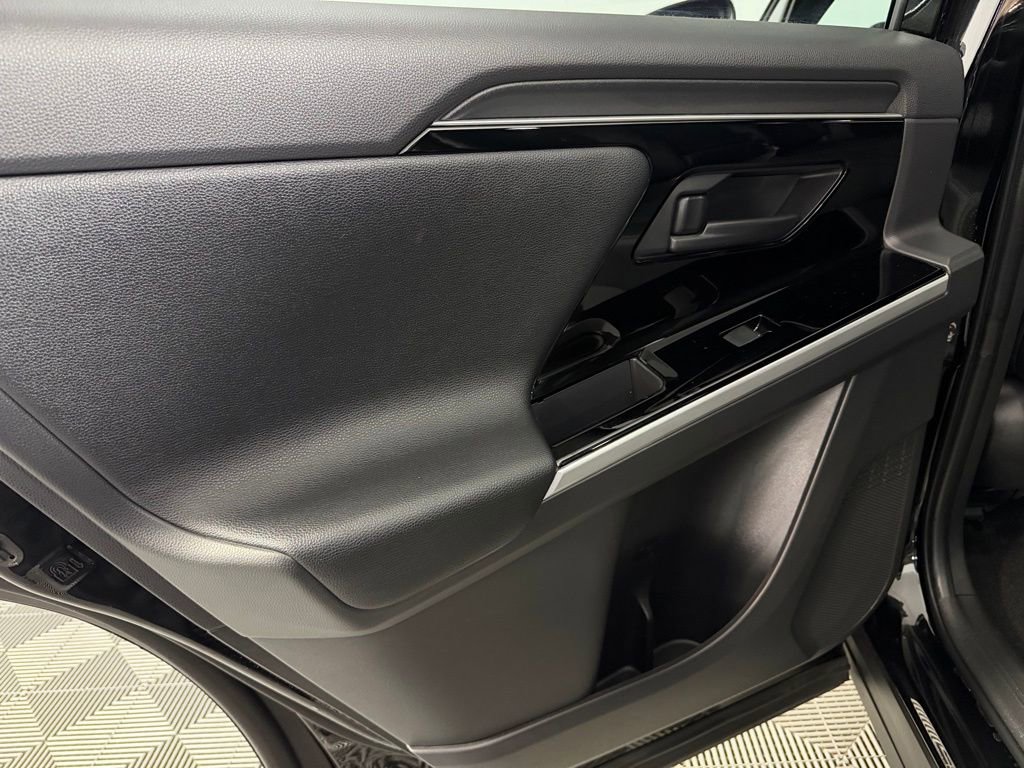 Used 2025 Subaru Solterra Limited w/ Limited Package image 27