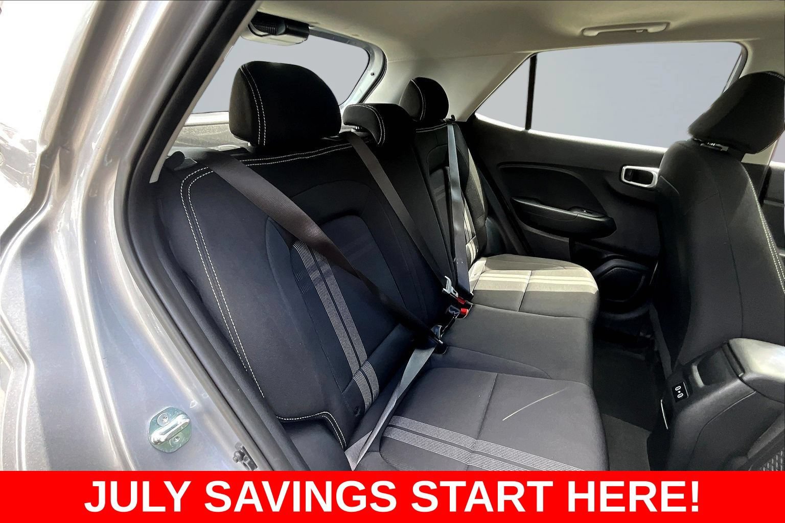 Used 2025 Hyundai Venue SEL FWD image 31