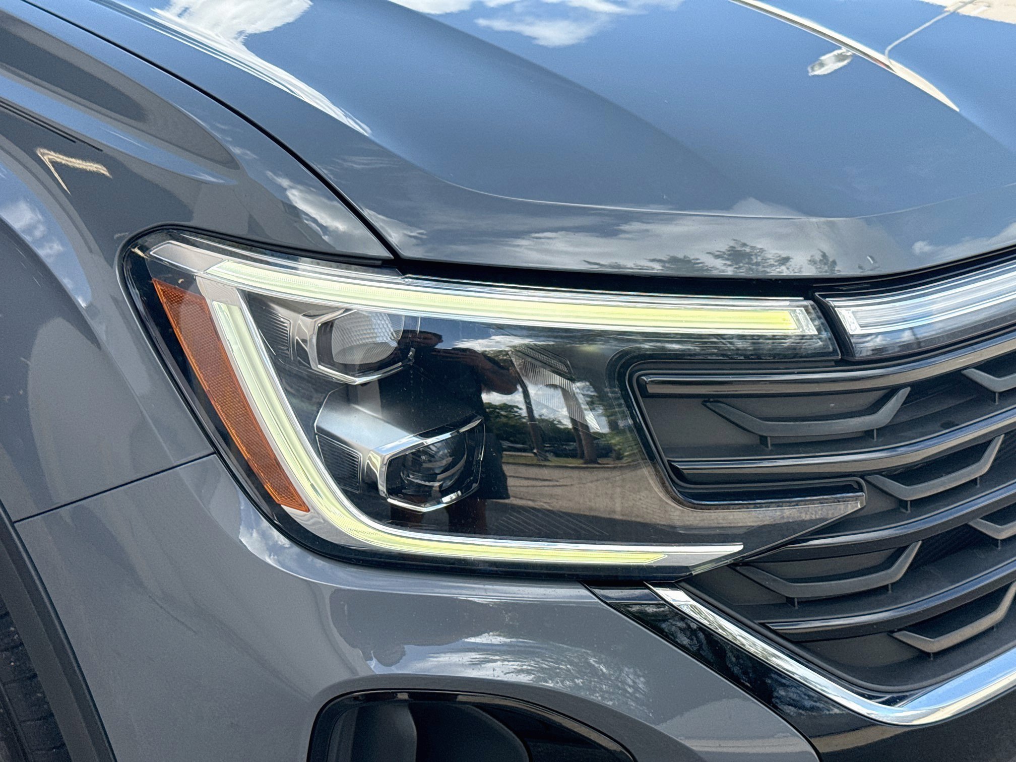 Certified 2024 Volkswagen Atlas Cross Sport SE FWD image 34