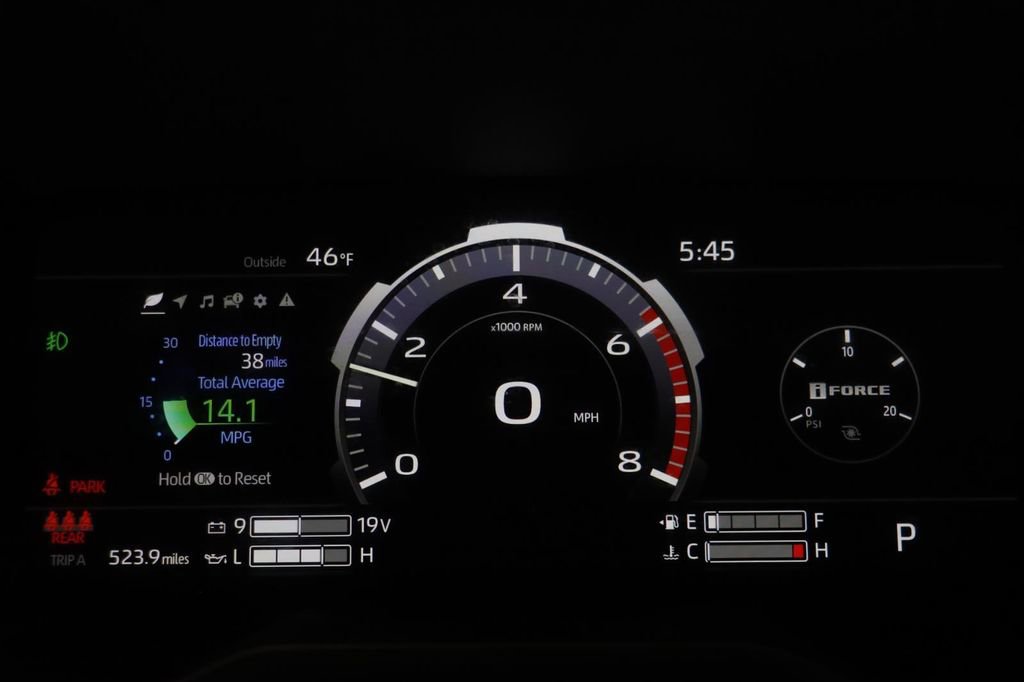 Used 2024 Toyota Tundra Limited AWD/4WD image 8