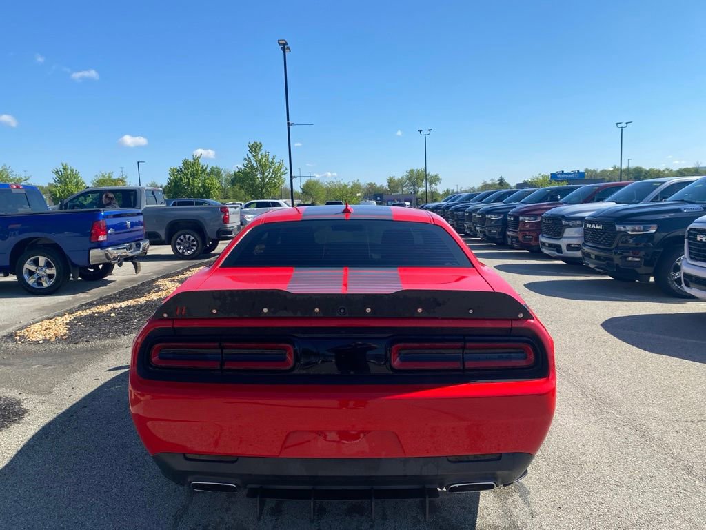 Used 2016 Dodge Challenger SXT w/ Blacktop Package RWD image 3