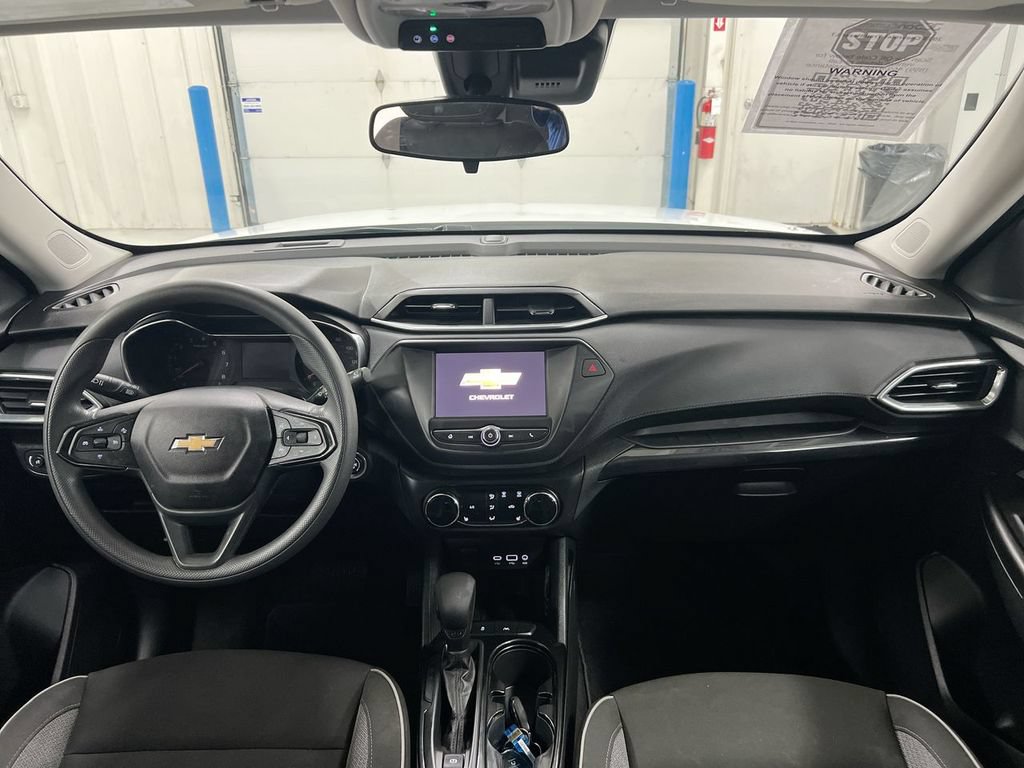 Used 2023 Chevrolet TrailBlazer LT FWD image 10