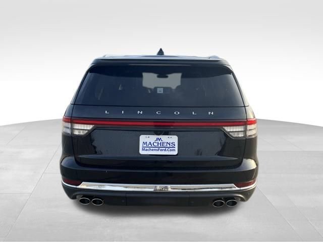 Used 2025 Lincoln Aviator AWD image 5