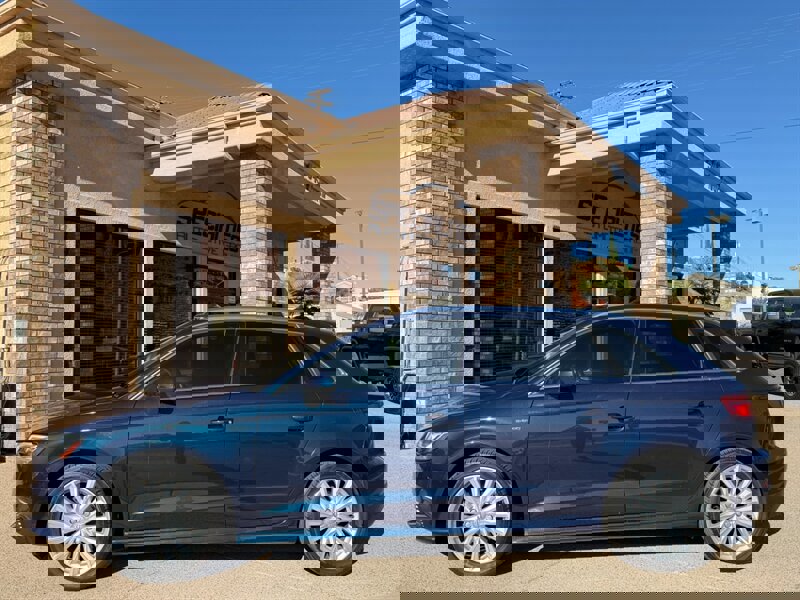 Used 2017 Audi A3 e-tron Premium Plus w/ Technology Package image 3