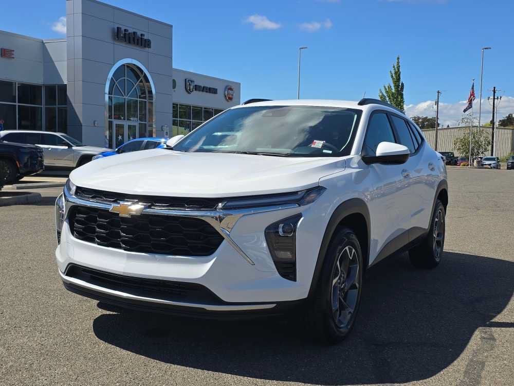 Used 2025 Chevrolet Trax LT