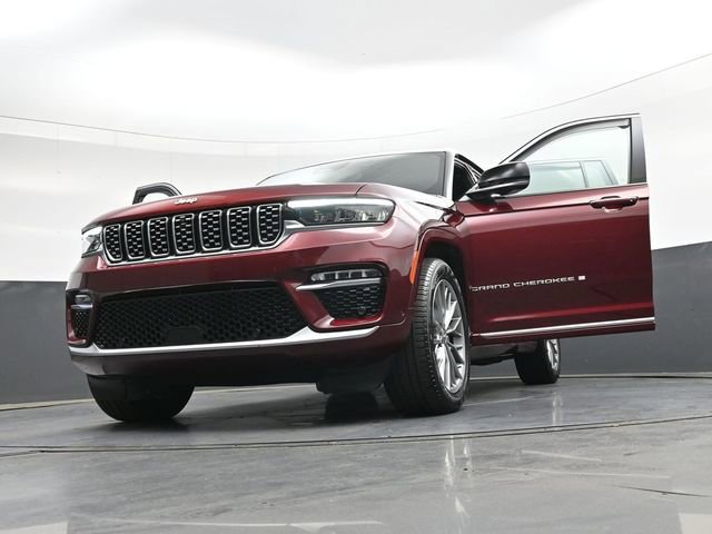 Used 2024 Jeep Grand Cherokee Summit AWD/4WD image 47