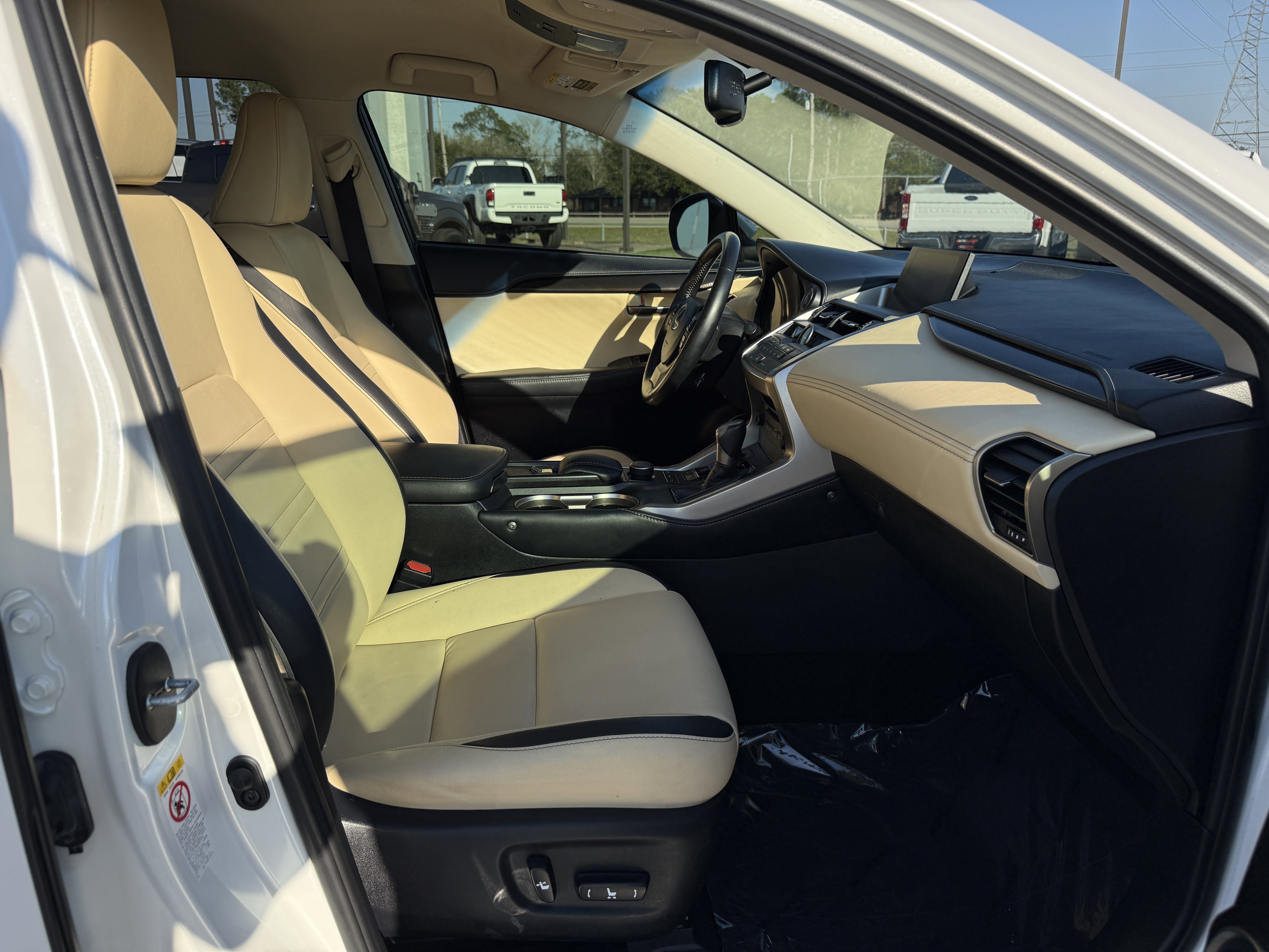 Used 2016 Lexus NX 200t FWD image 27