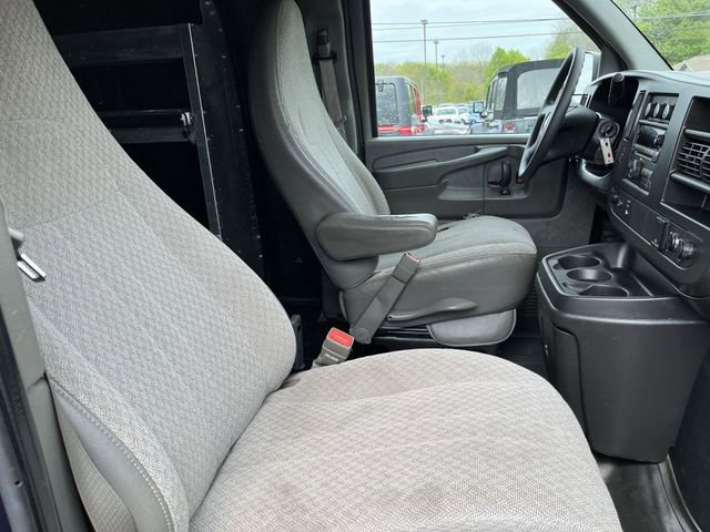 Used 2015 Chevrolet Express 2500 RWD image 23