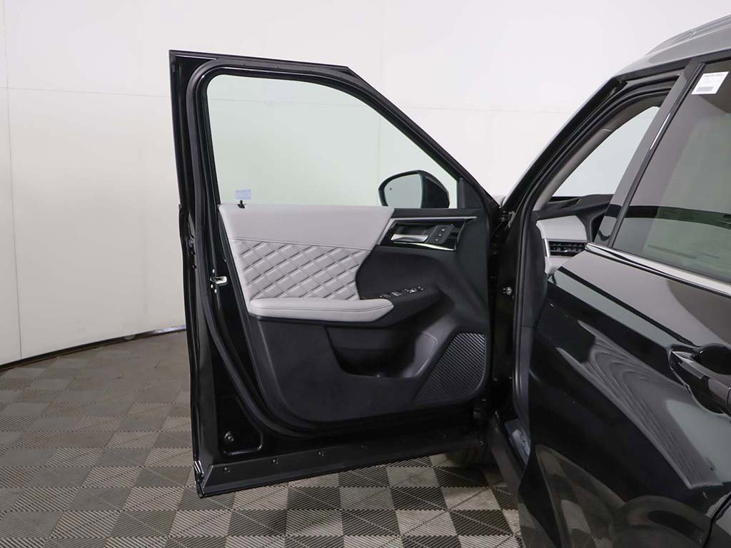 New 2025 Mitsubishi Outlander SEL image 26