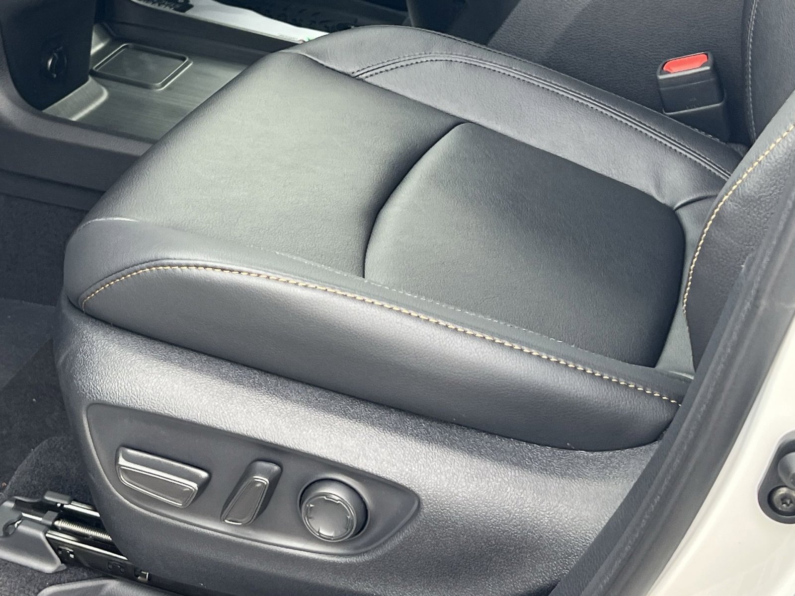 New 2026 Toyota Sienna XLE Woodland Edition image 8