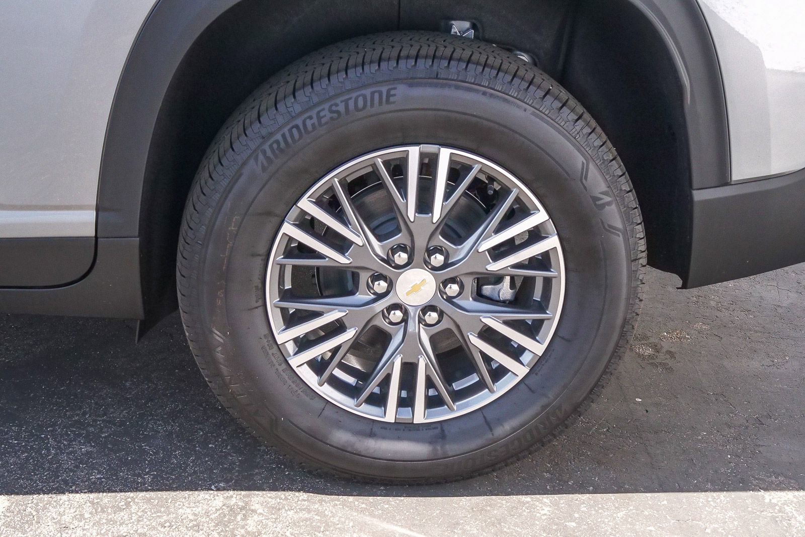 New 2026 Chevrolet Traverse LT w/ Driver Confidence Package FWD image 6