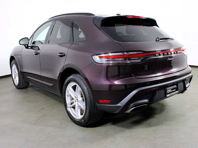 Certified 2023 Porsche Macan AWD/4WD image 3