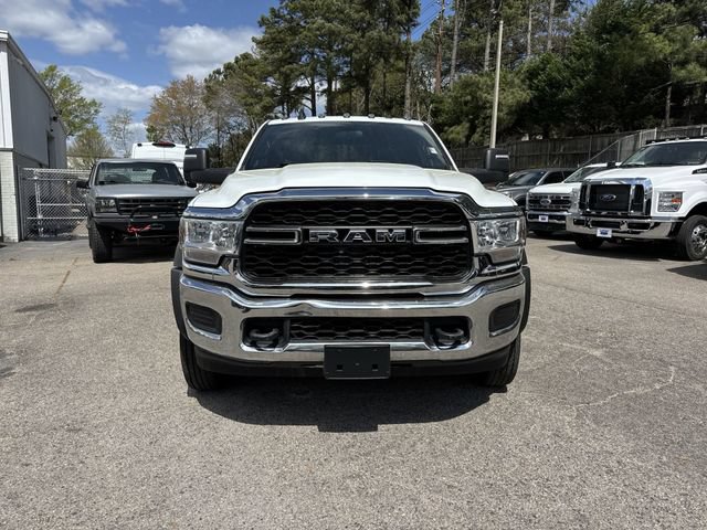 Used 2024 RAM 5500 Tradesman w/ Chrome Appearance Group AWD/4WD image 3