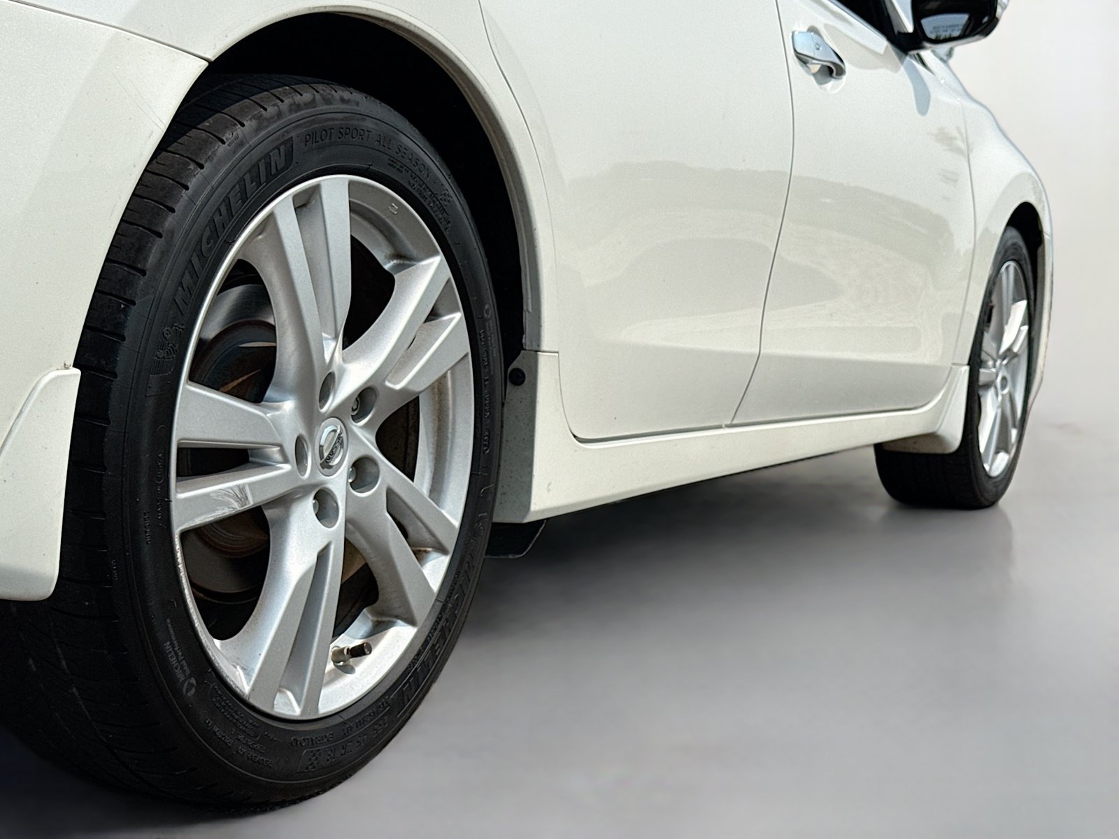 Used 2015 Nissan Altima 3.5 SL FWD image 14