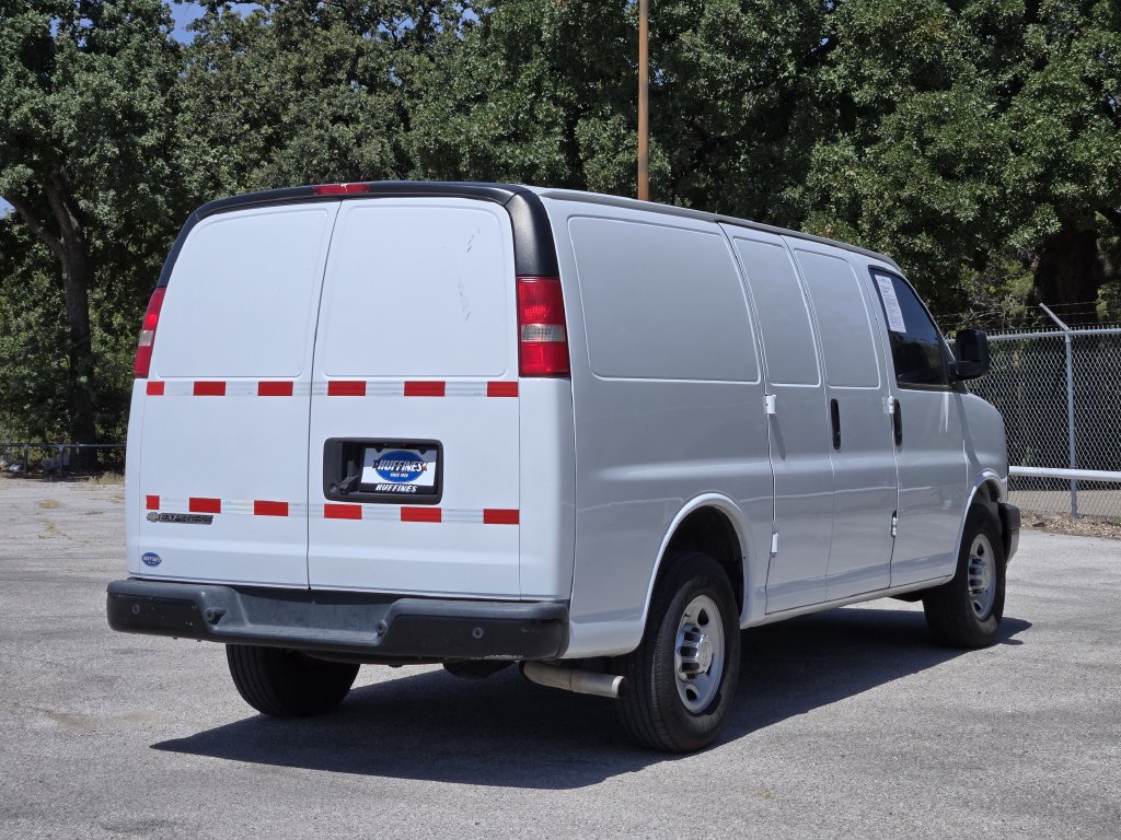 Used 2020 Chevrolet Express 2500 RWD image 7