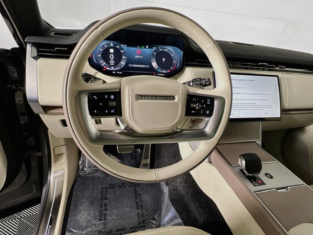 Used 2025 Land Rover Range Rover Long Wheelbase SE AWD/4WD image 11