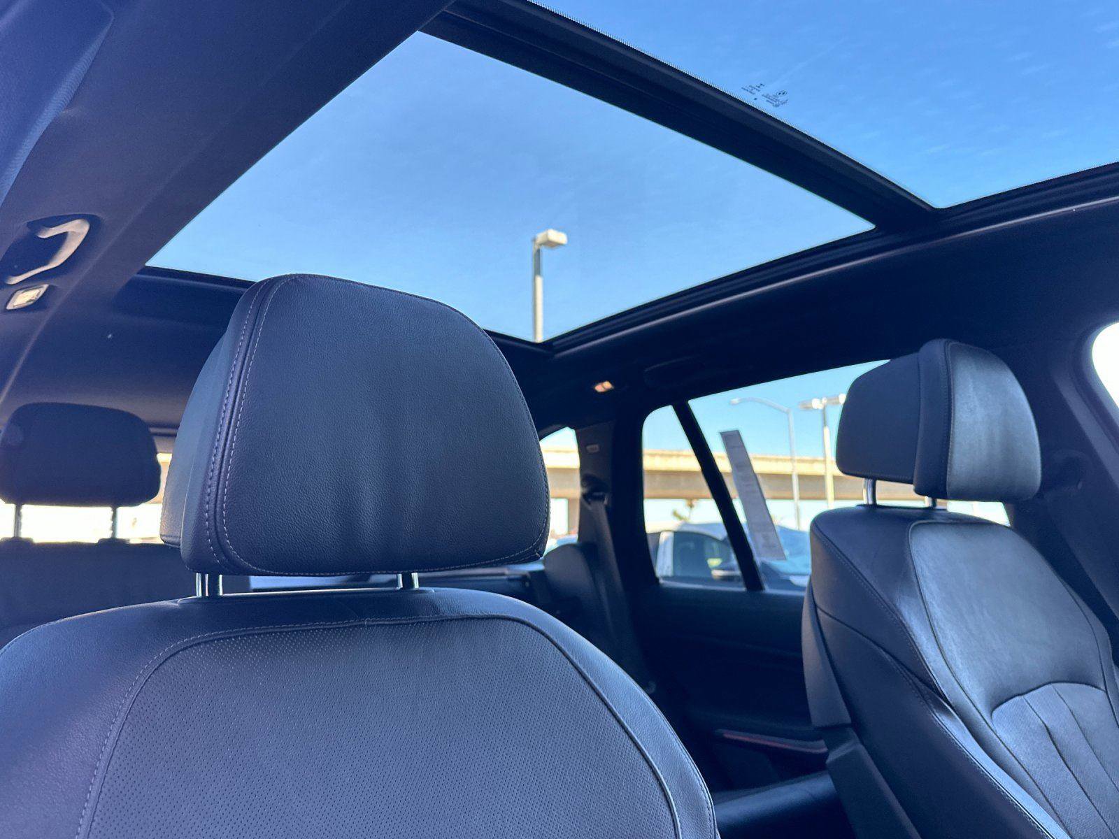 Used 2022 BMW X5 M50i image 16