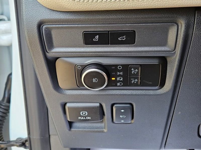 Certified 2023 Ford Expedition Limited image 27