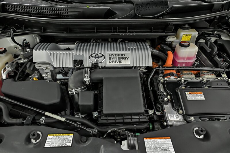 Used 2017 Toyota Prius V Four FWD image 12