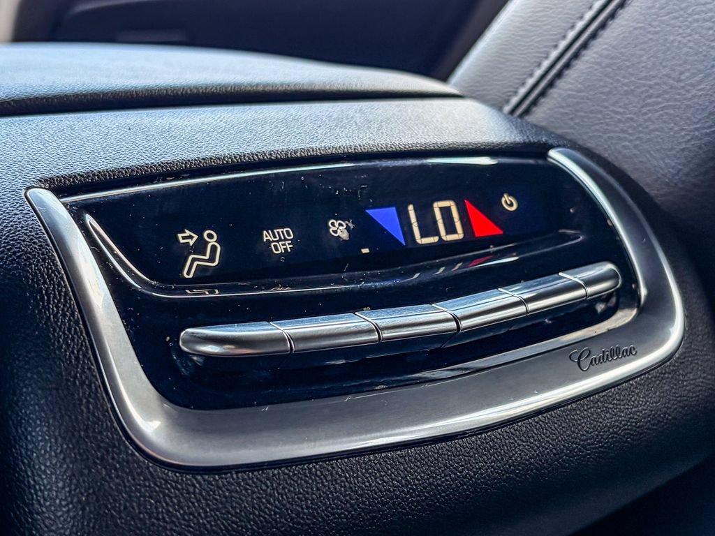 Certified 2025 Cadillac XT6 Luxury FWD image 19