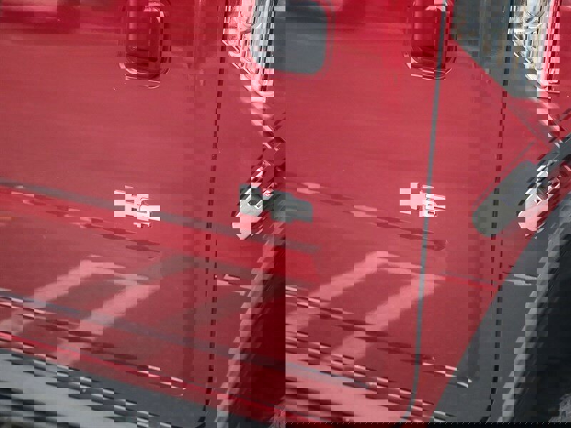 Used 2005 HUMMER H2 w/ Preferred Equipment Group image 14