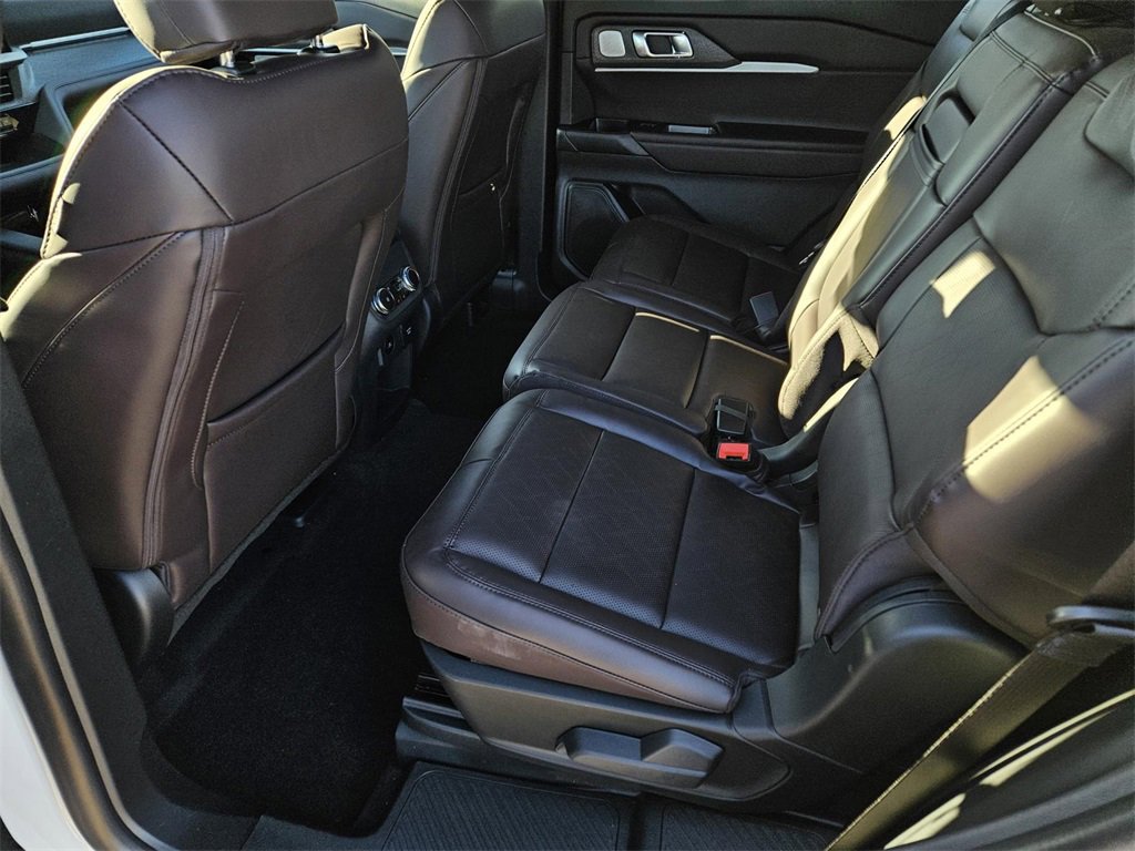 New 2026 Ford Explorer Platinum image 9