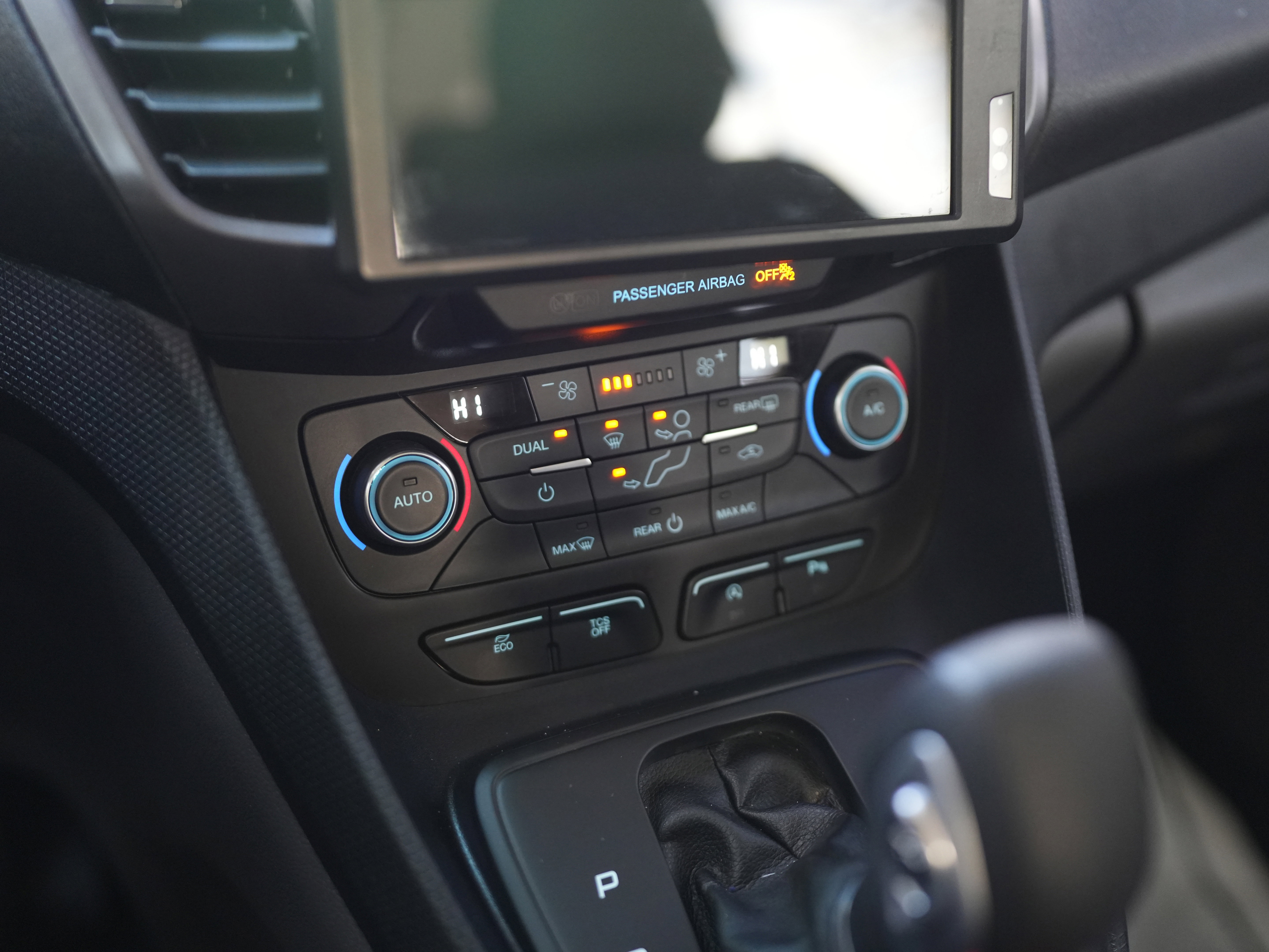 Used 2023 Ford Transit Connect XLT w/ Trailer Tow Package image 18