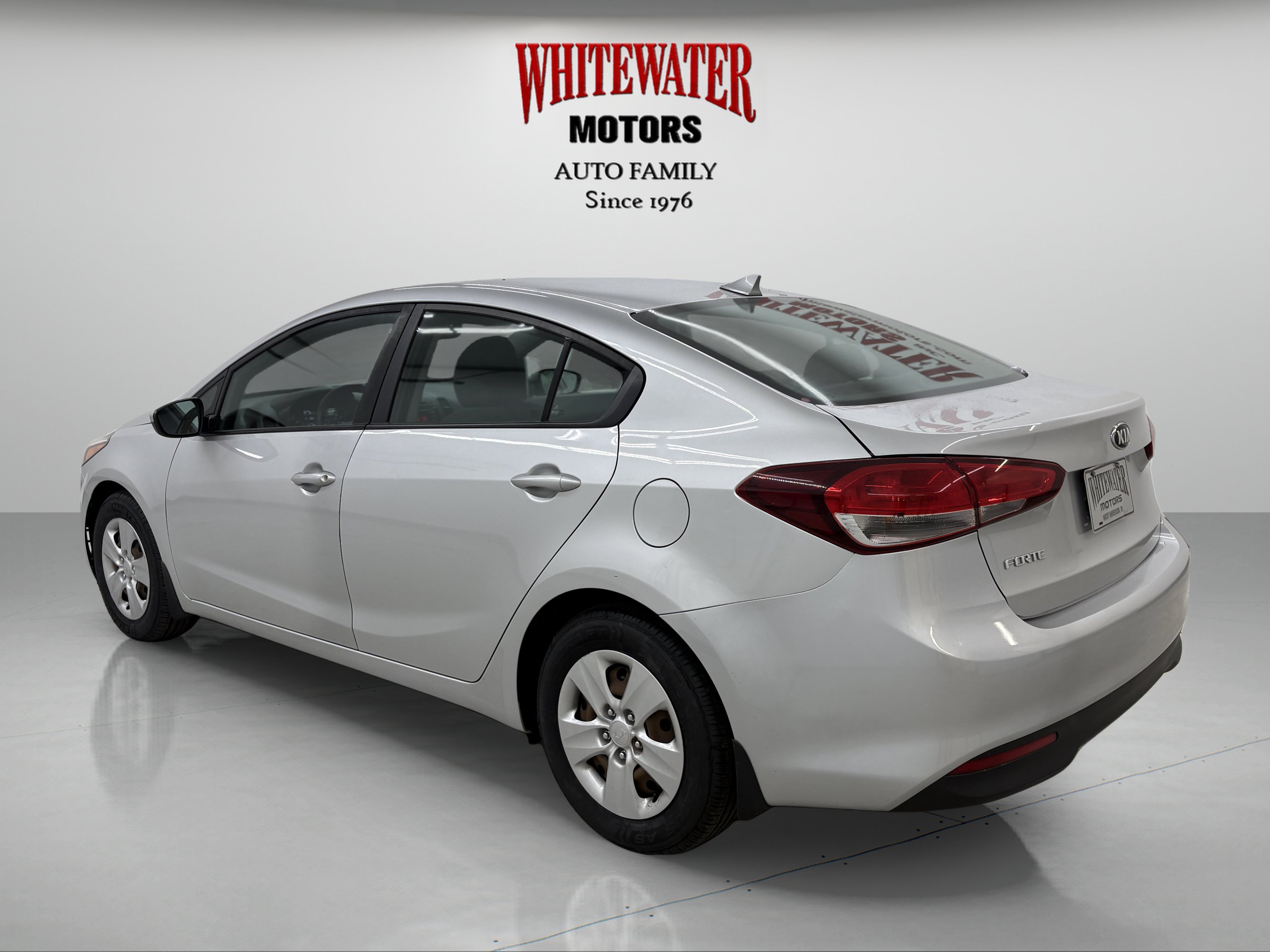 Used 2017 Kia Forte LX FWD image 2