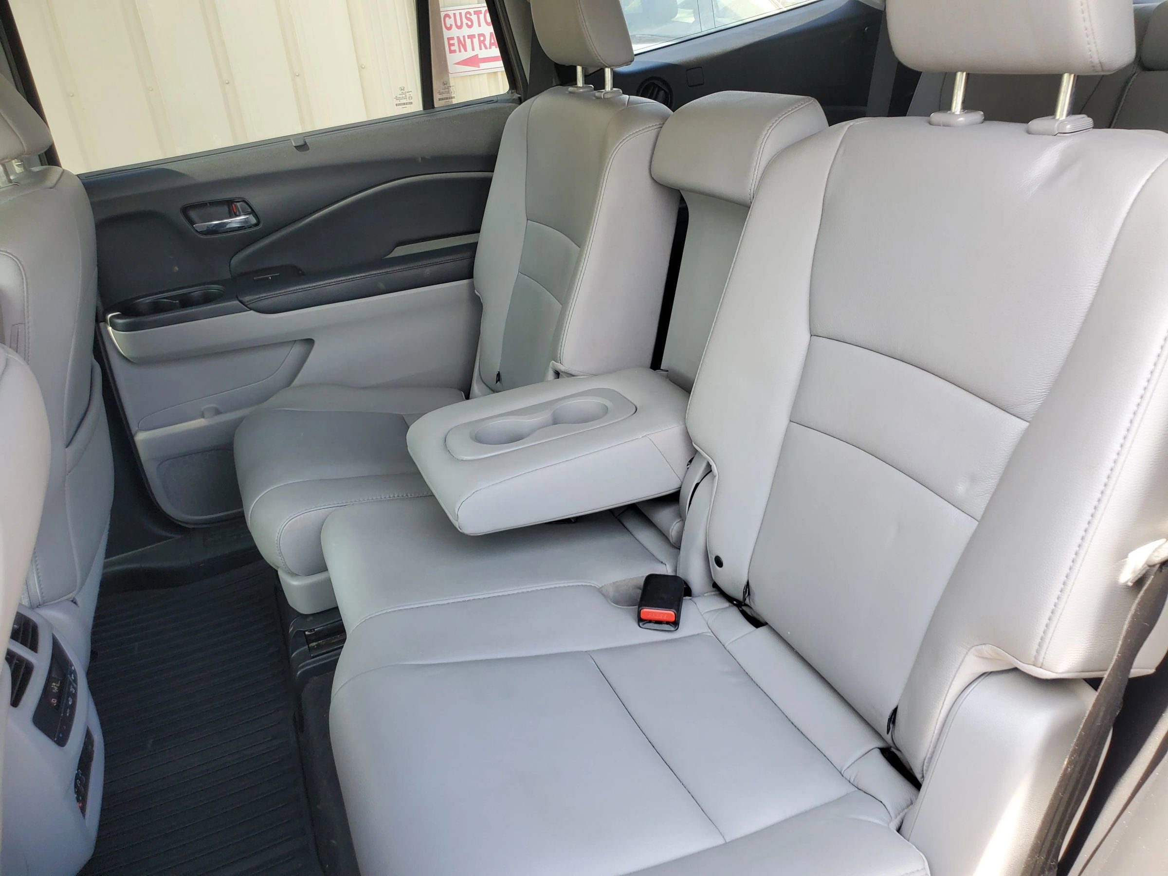 Used 2017 Honda Pilot Touring image 27